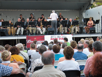 Sarasota Orchestra performs at Arts Day