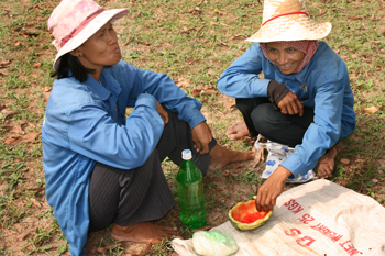 Workers break for lunch at Angkor Wat