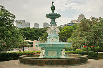 Tan Kim Seng Fountain, one of numerous monuments and fountains found in Singapore's many parks