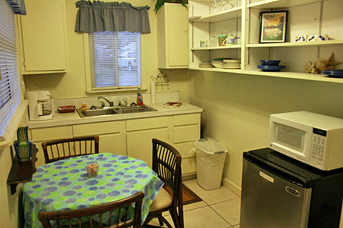 dunnellon_two_rivers_inn_kitchen