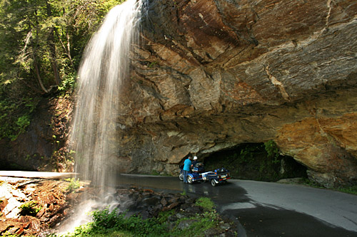 cashiers-highlands-bridal-veil-falls1