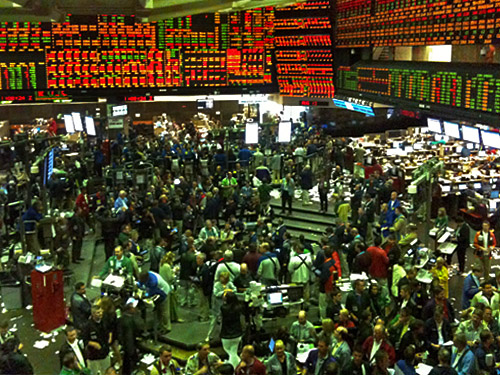 Chicago_Board_Of_Trade_Commodities_Trading_Floor