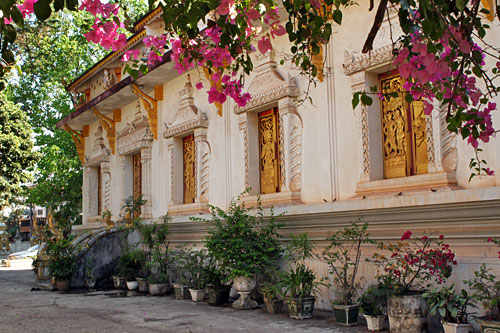 Wat Ong Teu in downtown Vientiane