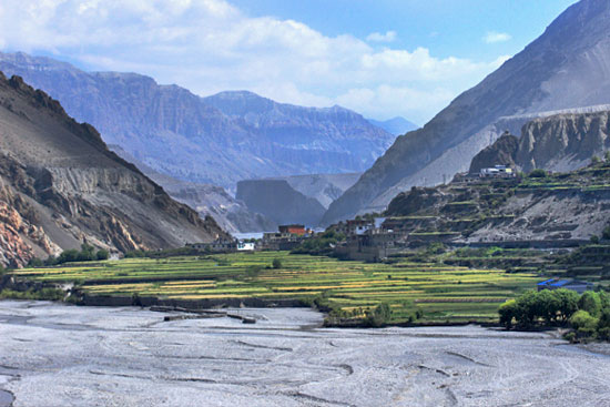 Looking back on Kagbeni during a day trek to Eklibhatti