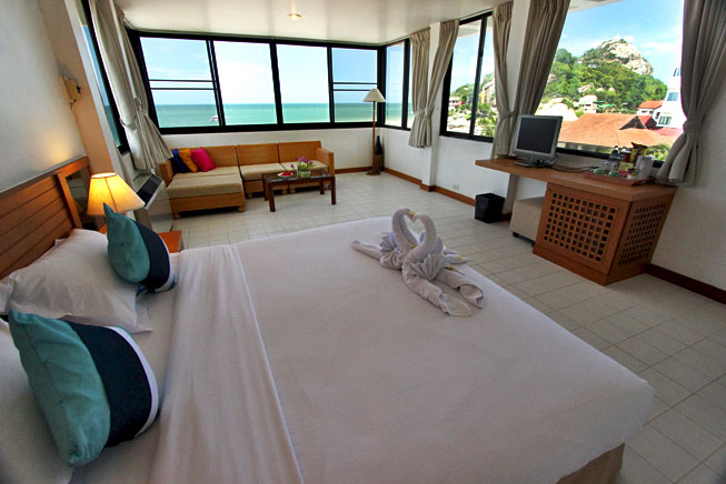 Bedroom in top floor Seafront Suite at Nern Chalet