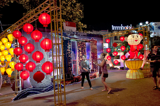 Decorations at Thapae Gate in Chiang Mai during the Yi Peng Festival