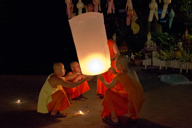 Monks at Wat Muentoom in Chiang Mai get into the spirit of Yi Peng by launching a lantern of their own