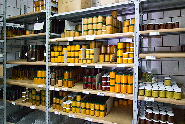 Marmelade preserves, green and black olive pate, and sun-dried-tomatoes are some of the other products produved at Fattoria Terranova