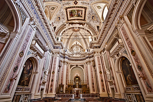 Gorgeous Baroque interior of Basilica del SS Salvatore in Noto, Sicily