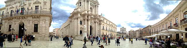 Panoramic of Piazza Duomo, the Baroque heart of the Old Town in Syracuse, Sicily
