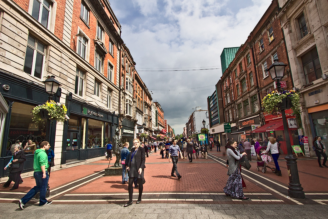 Earl Street North, a pedestrian shopping street in Dublin, Ireland