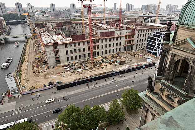 A new Berlin Palace, which will be a replicate of the original that was torn down by the East German government (GDR) in 1950, is currently under construction in the historic center of Berlin