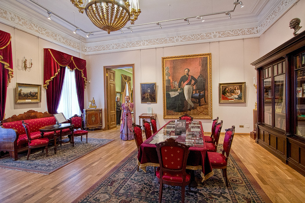 Mayor's daughter shows us around her father's mansion in Yaroslavl, Russia