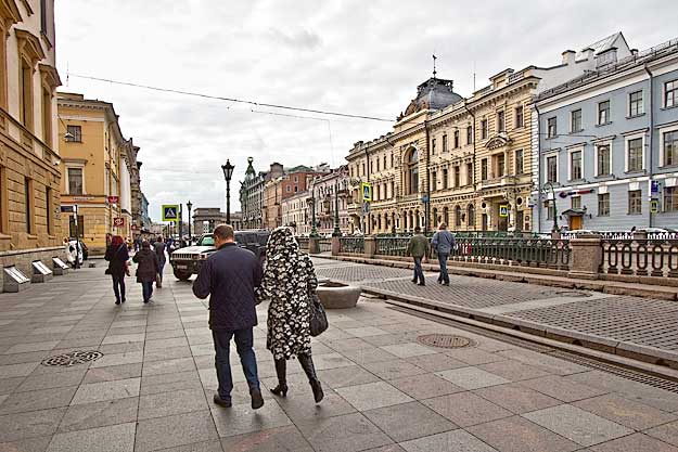 Typical street scene in Saint Peterssburg, Russia