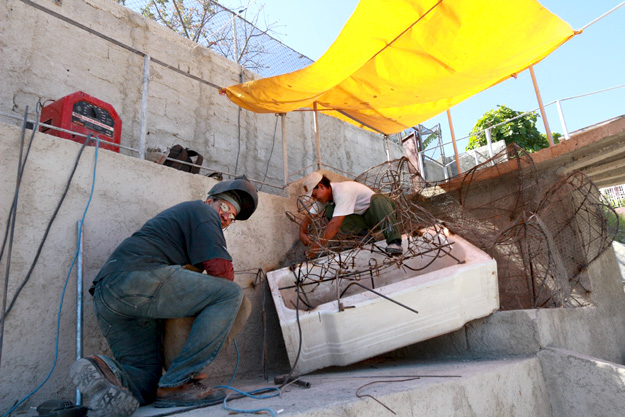 Artists transform trash into art at Muraleando in a Havana neighborhood