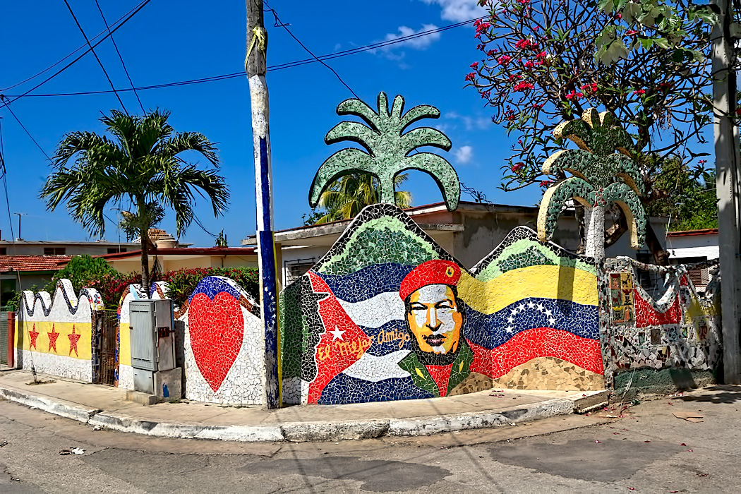 Proyecto Fuster neighborhod mural in Havana, Cuba
