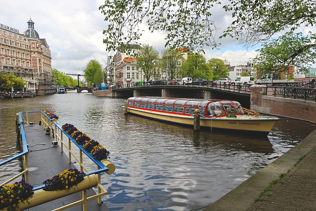 Boats on the Binnen Amstel in Amsterdam