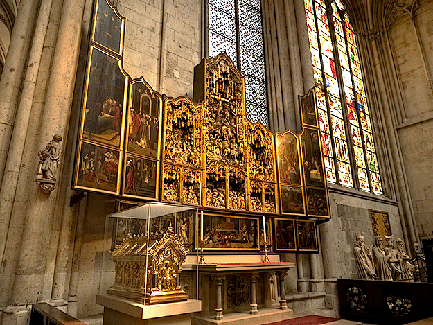 Saint Agilulfus altar-piece, one of the largest and most significant of all Antwerp carved altar-pieces, was most likely moved to the cathedral in 1817