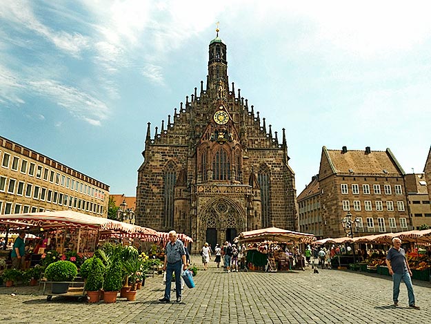 Hauptmarkt in front of the Church of Our Lady in Nuremberg, Germany