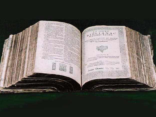 Extremely rare Carol Bible, courtesy of www.vizsoly.hu