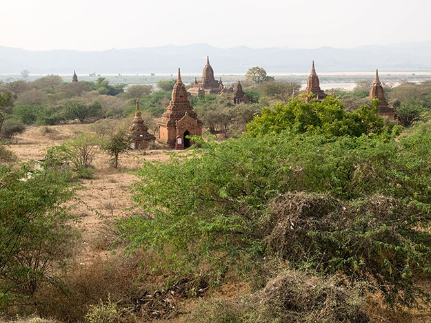 The view from the ruins of Soe Min Gyi Monastery, every bit as good as the view from Shwesandaw Pagoda, but without the crowds