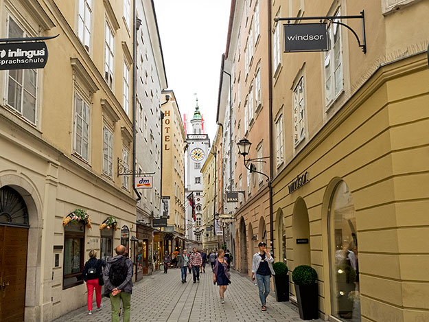 Highlight of my day trip from Vienna to Salzburg had to be the historic Old Town area of Salzburg