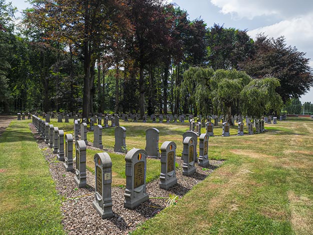 Houthulst Cemetery for WW1 Belgian and Italian soldiers