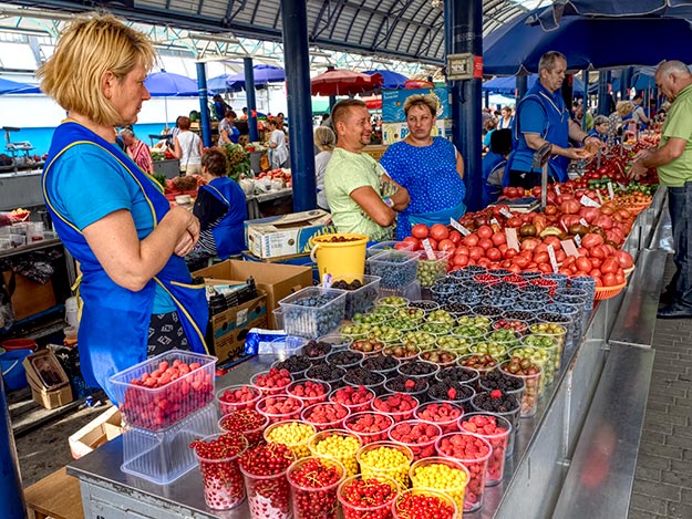 I enjoyed delicious fresh fruit and vegetables from the Central Market in Minsk, Belarus