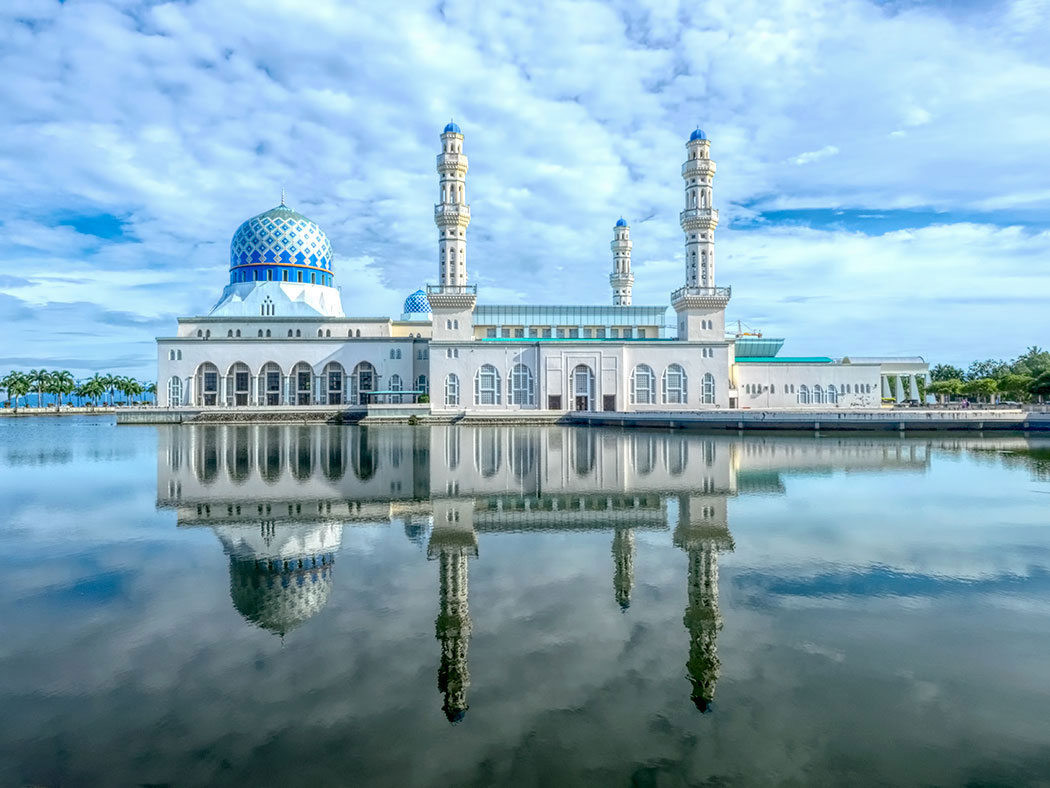 Mirror image of the Kota Kinabalu City Mosque