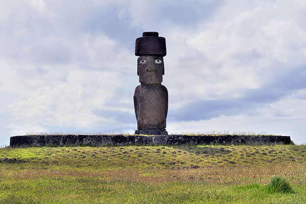 Ahu Ko Te Riku, the only Moai of Easter Island discovered with intact eyes