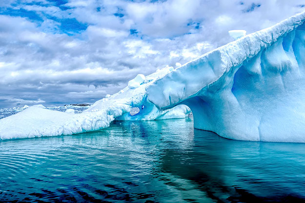 A study in blue and green ice in Cierva Cove, Antarctica