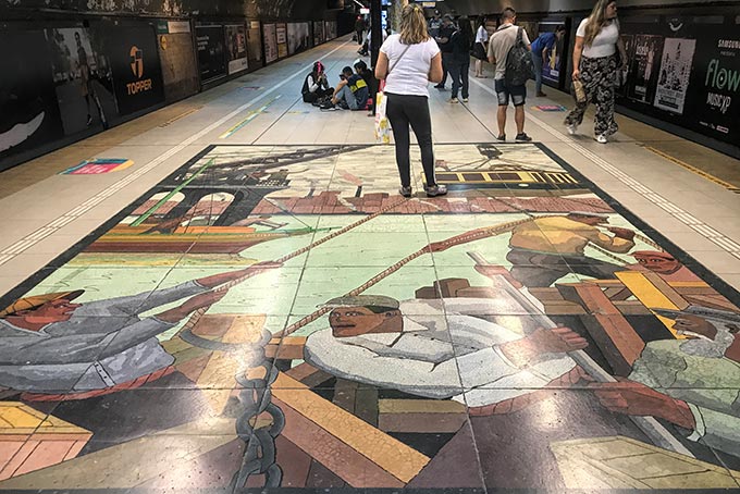 The flourishing art scene in Buenos Aires includes the undergroud stations of the "Subte" - the Metro