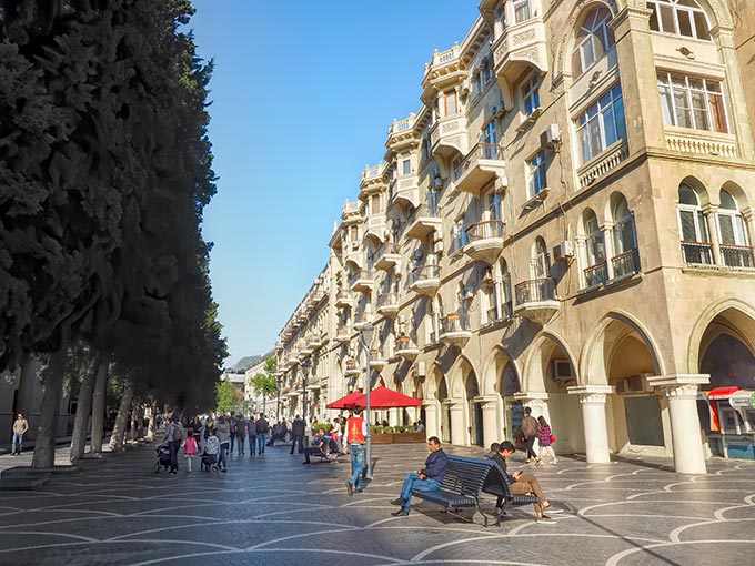 Lev Tolstoy pedestrian shopping street in Baku