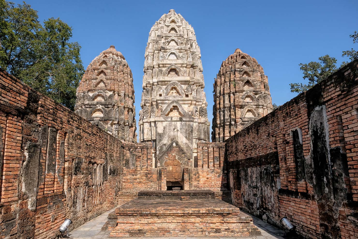 Thailand Sukhothai Historical Park Central Zone Wat Si Sawai built as Hindu temple in Khmer style